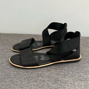 Sorel Black Leather Ella Flat Sandals 7.5 Elastic Ankle Straps Open Toe Studded